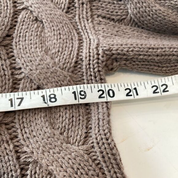 Vero Moda fossil colored crewneck sweater, size small - Picture 7 of 9